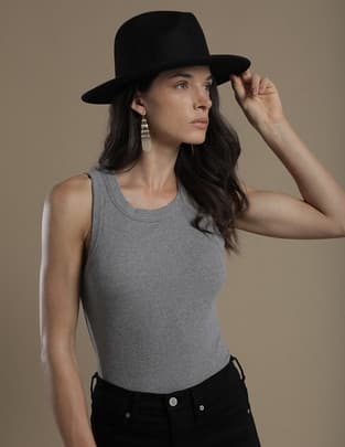Playera cuello redondo para mujer